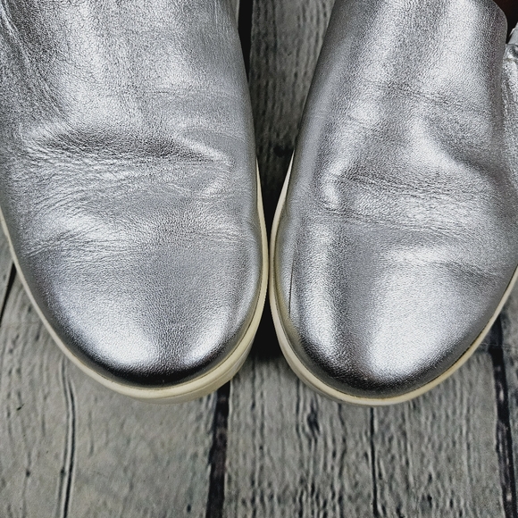 H by HALSTON | Sabrina metallic leather slipon flats mules - Picture 4 of 10